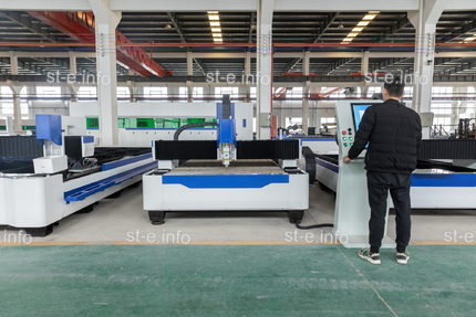 ЛАЗЕРНЫЙ СТАНОК ДЛЯ РЕЗКИ МЕТАЛЛА ST-6020R (6000*2000мм) 1,5kWt RAYCUS - st-e.info - Нефтеюганск